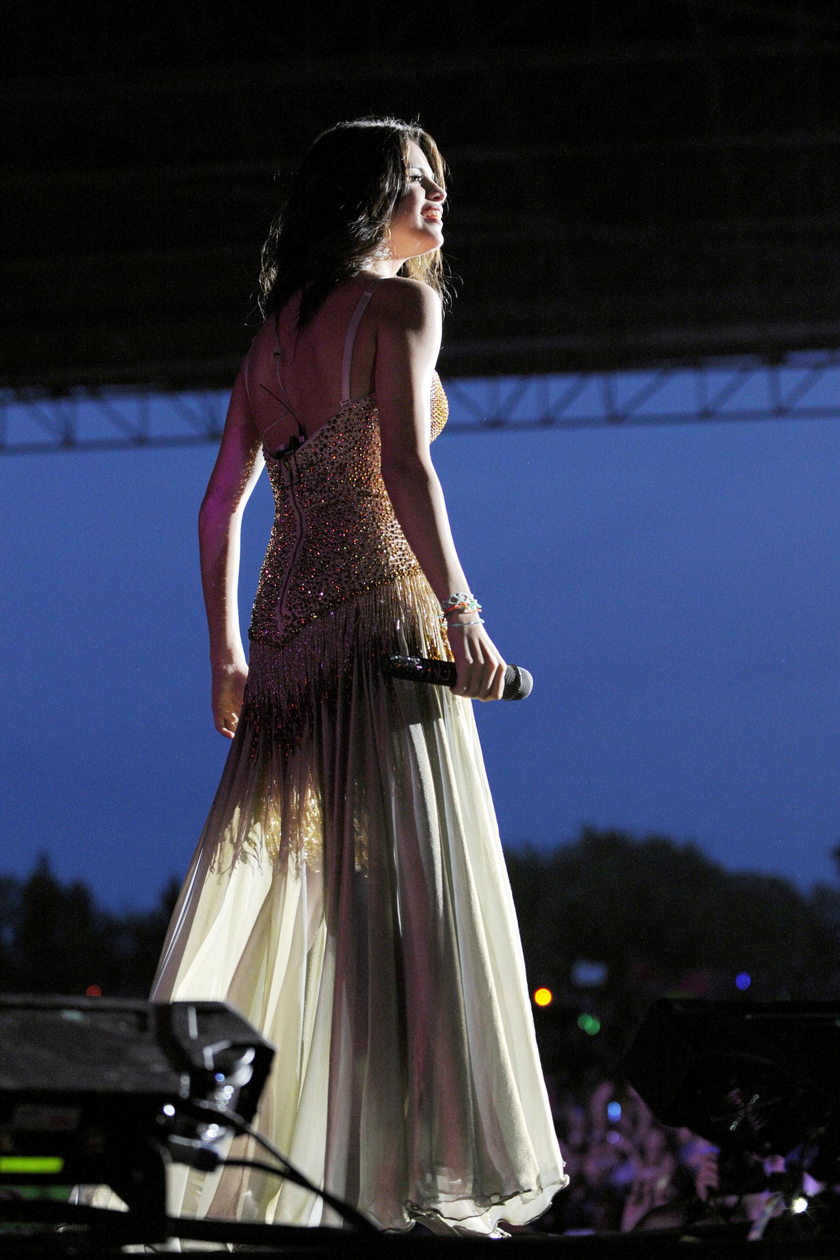 Selena Gomez performs live at the Molson Canadian Amphitheatre | Picture 64555